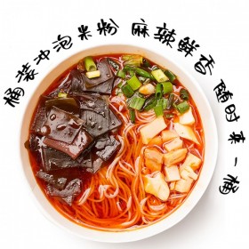 桶裝酸辣粉 米線袋裝速食245g 綿陽(yáng)米粉帶調(diào)料包 吃在途中