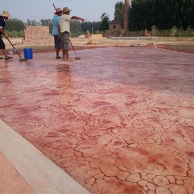 重慶市永川區(qū)  壓花地坪  壓膜混凝土材料廠(chǎng)家 水泥壓印 彩色壓模路面 藝術(shù)壓模地坪 混凝土壓印地坪廠(chǎng)家  彩色強(qiáng)化劑廠(chǎng)家批發(fā)